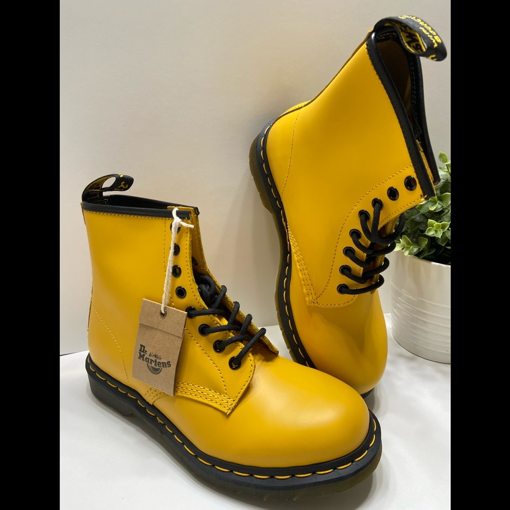 NEW Dr. Martens 1460 8Eye  Smooth Leather Boots - Picture 11 of 11